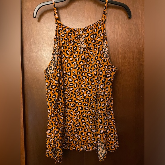 Old navy leopard square neck tank - Picture 2 of 4